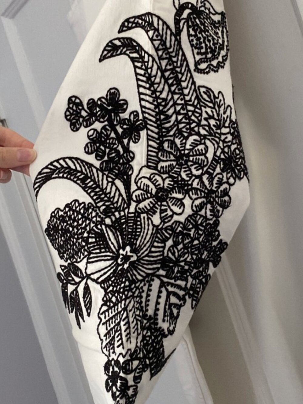 Topshop Jamie Embroidered Jeans - Picture 3 of 5